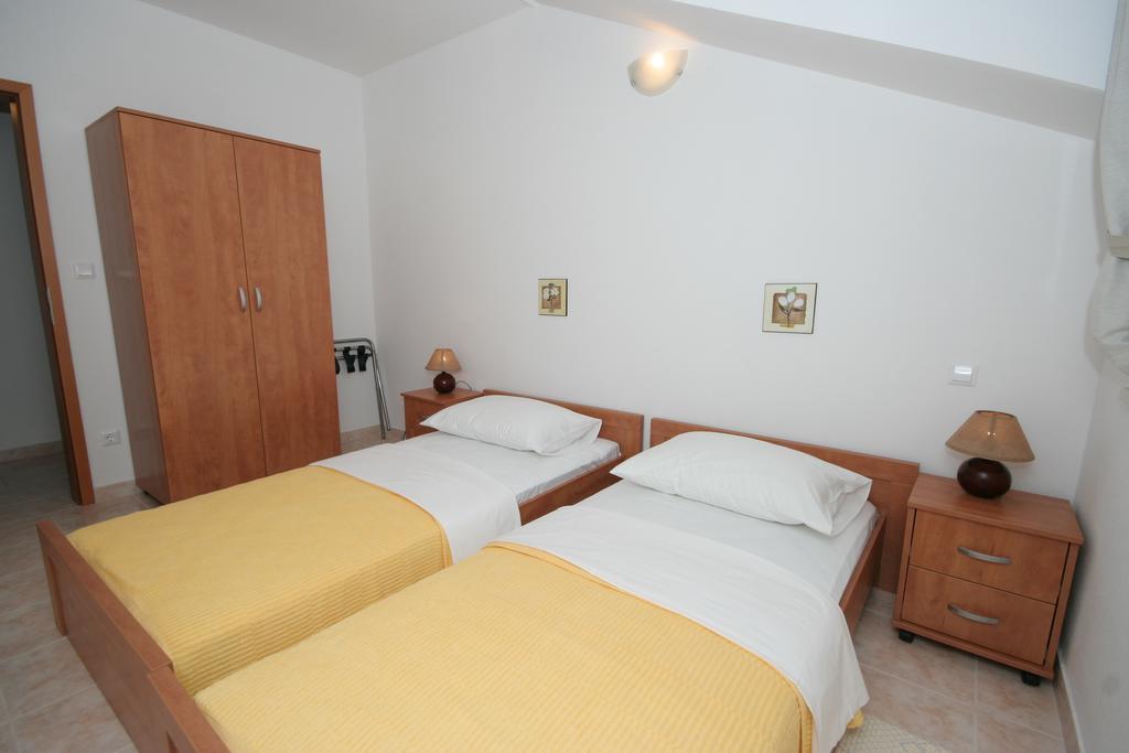 Apartments Mavarcica Trogir Habitación foto